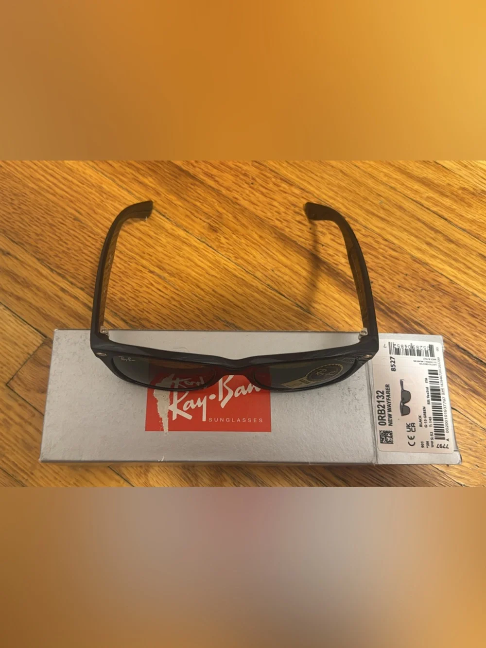 Ray-Ban Men’s Wayfarer Black/Green Sunglasses